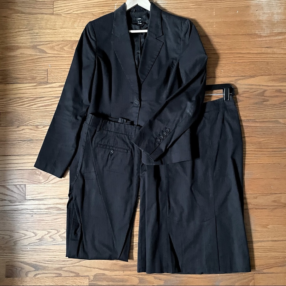 H&M dark grey pinstripe 3-piece women’s suit